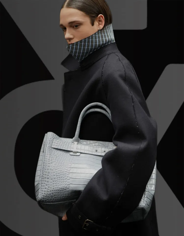 BLACK DEALS
Bis zu -40%