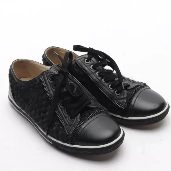 Turnschuhe in Schwarz, , Chanel