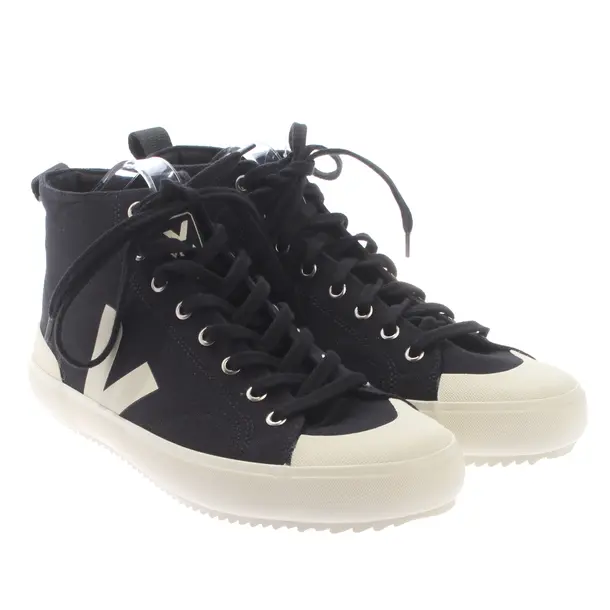Sneakers in Black, , Veja