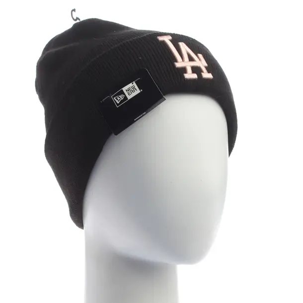Beanie in Black, Acrylic, New Era