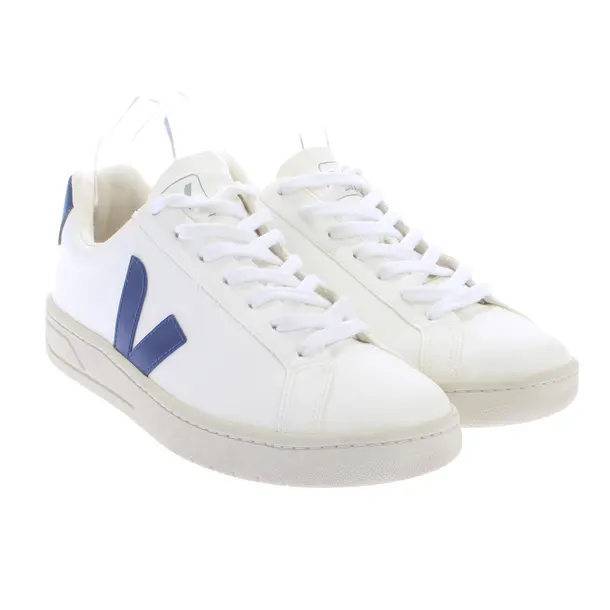 Sneakers in White, , Veja