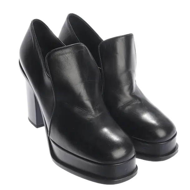 Pompe, in Nero, Céline