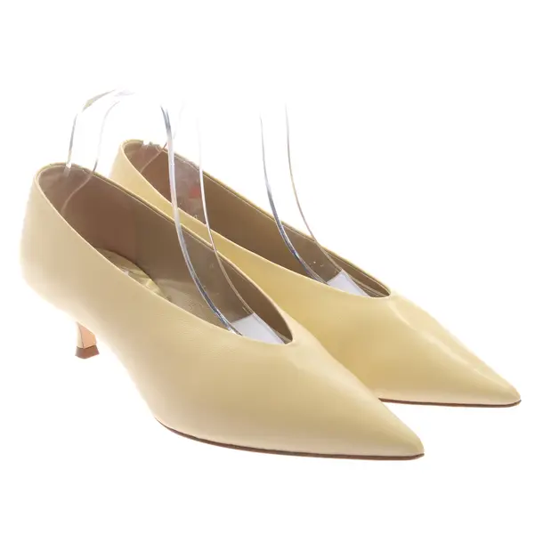 Pumps, in Cream, Leather, Le Monde Béryl