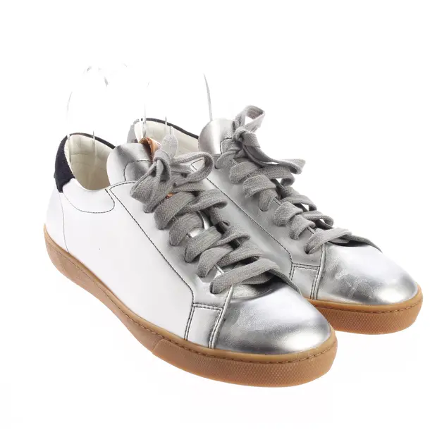 Sneakers, in Silver, Closed