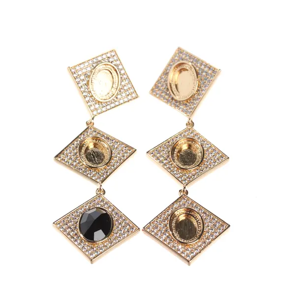 Earrings, in Gold, Metal (metallic, metallized), self-portrait