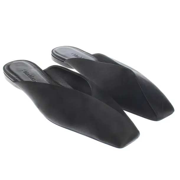 Mules, in Schwarz, Max Mara