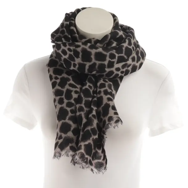 Shawl, in Light Gray, Cotton, Steffen Schraut