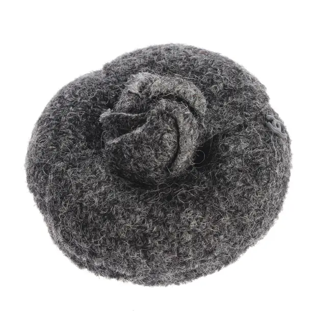 Brosche, in Grau, Wolle, Chanel