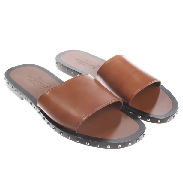 Slides, in Schwarz, Valentino