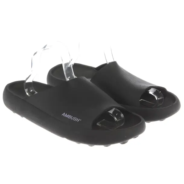Slides, in Schwarz, Ambush