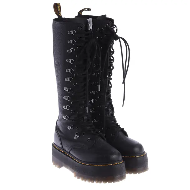 Boots, in Black, Dr. Martens