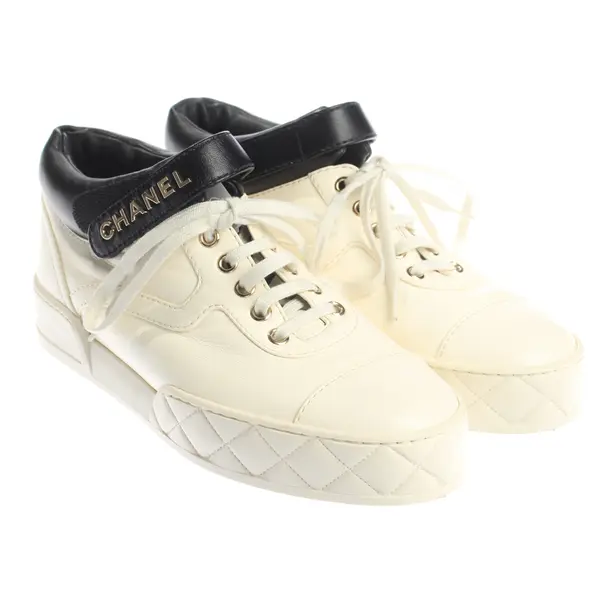 Sneaker, in Cream, Chanel