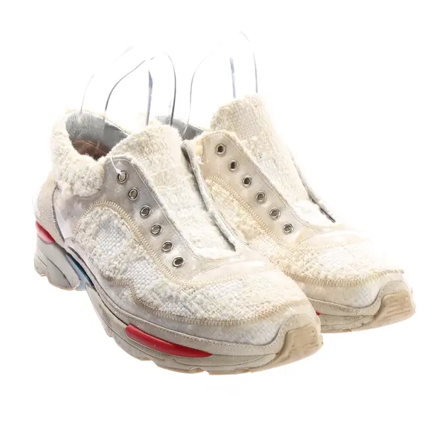 Sneaker, in Beige, Chanel