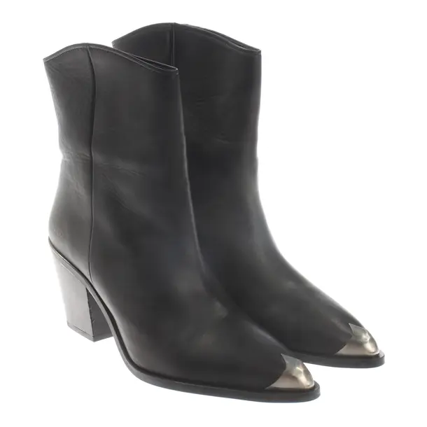 Ankle Boots, in Black, Nubikk