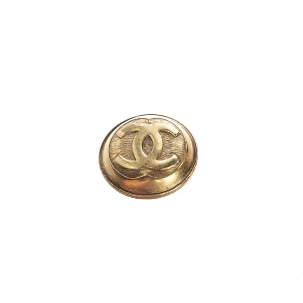 Button, in Gold, Metal (metallic, metallised), Chanel