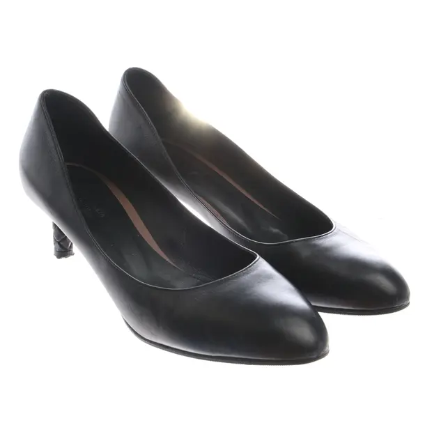 Pumps in Black, , Bottega Veneta