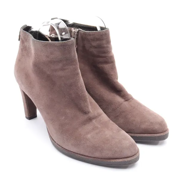 Stiefeletten in Braun, , Stuart Weitzman