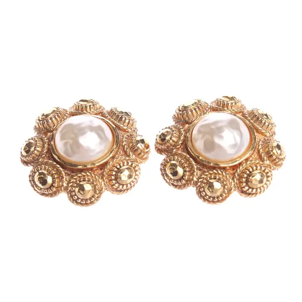 Earrings in Metallic, Metal (metallic, metallized), Chanel