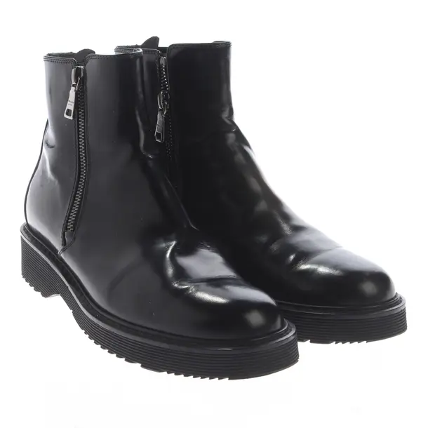 Stiefeletten in Schwarz, , Prada Linea Rossa