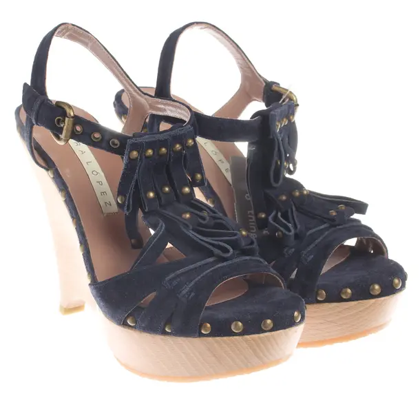 Wedges, in Navy, Pura López