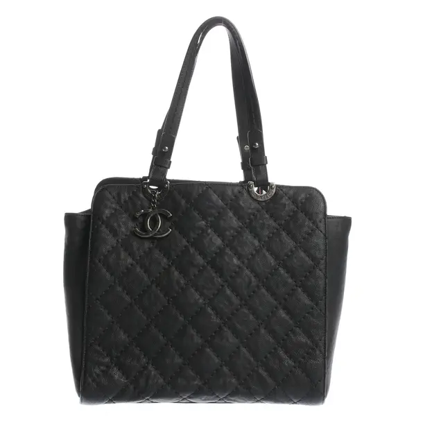 Shoulder Bag in Black, Leather, Chanel