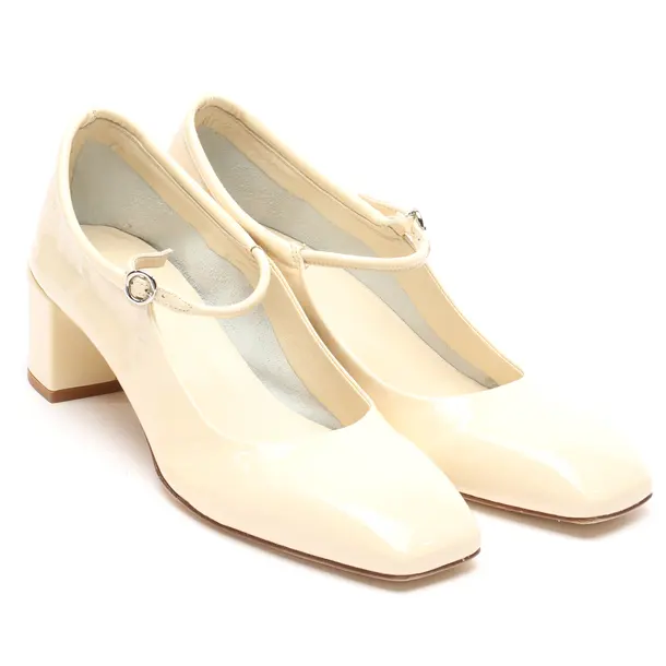 Pumps in White, , Aeydē