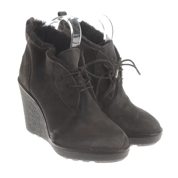 Winter Boots, in Gray, Moncler