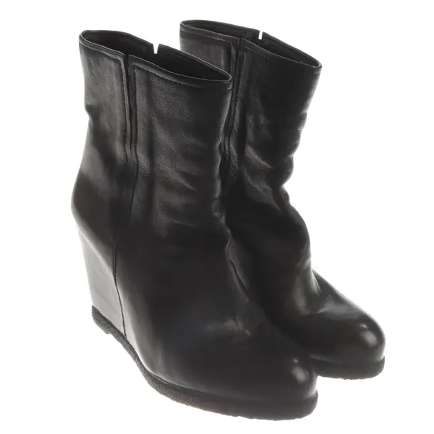 Ankle Boots, in Black, Stuart Weitzman