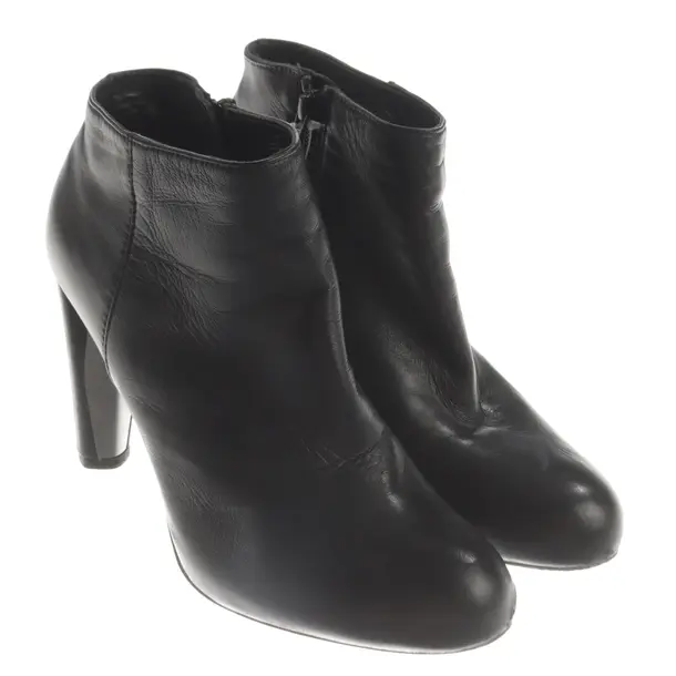Ankle Boots, in Black, Stuart Weitzman
