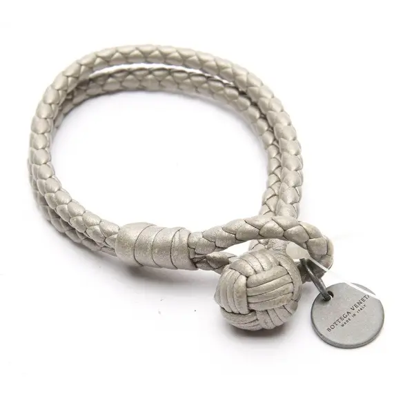Armband in Grau, Leder, Bottega Veneta