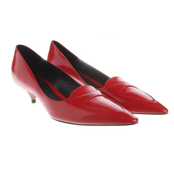 Pompe, in Rosso, La fila