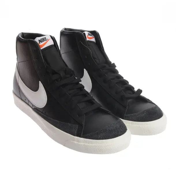Sneakers in Black, , Nike