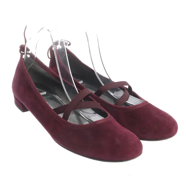 Ballerinas in Rot, , Stuart Weitzman