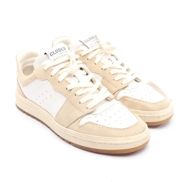 Sneakers in White, , Closed