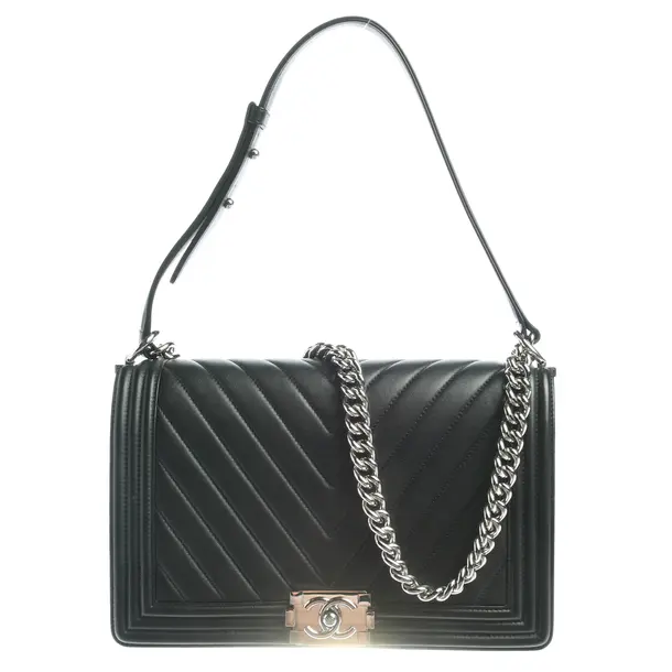 Shoulder Bag in Black, Leather, Chanel