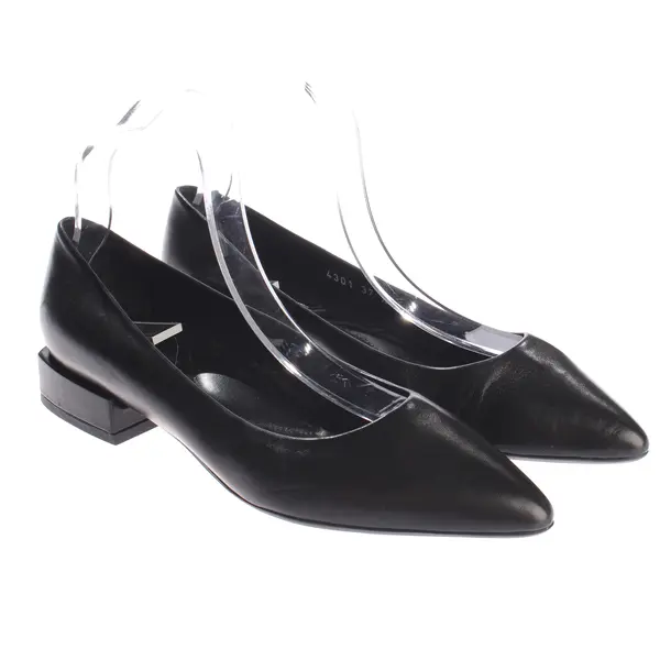 Ballerinas, in Schwarz, Konstantin Starke
