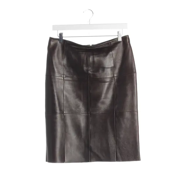 Rock in Braun, Leder, Loewe