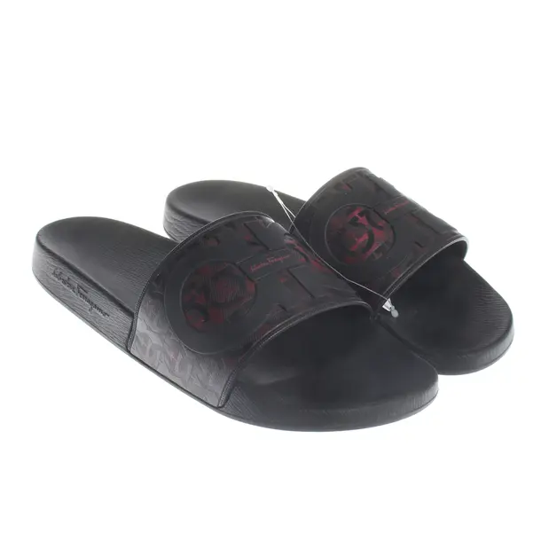Slides, in Schwarz, Salvatore Ferragamo