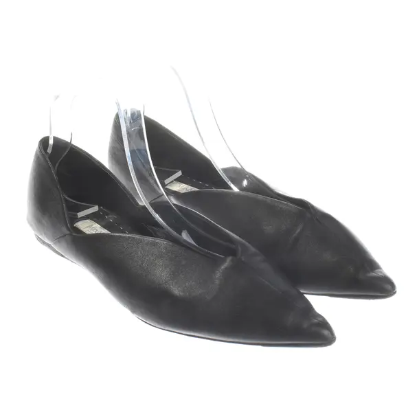 Ballerinas, in Schwarz, Max Mara