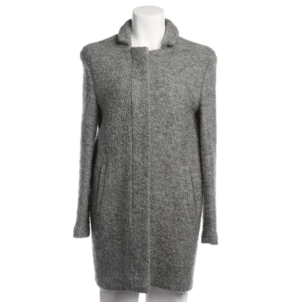 Winter Coat in Gray, Acrylic, Closed