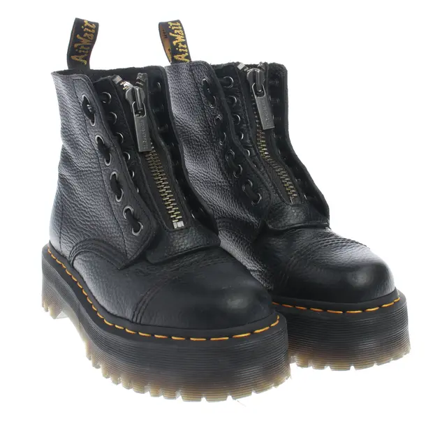 Boots, in Black, Dr. Martens