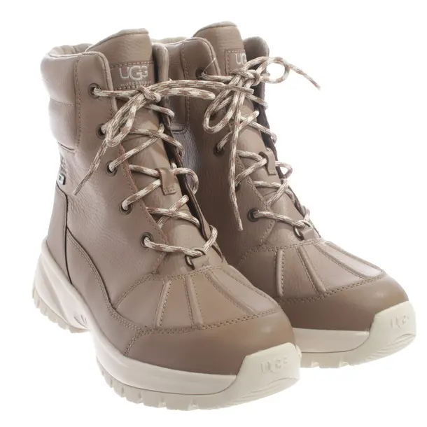 Boots, in Brown, UGG Australia