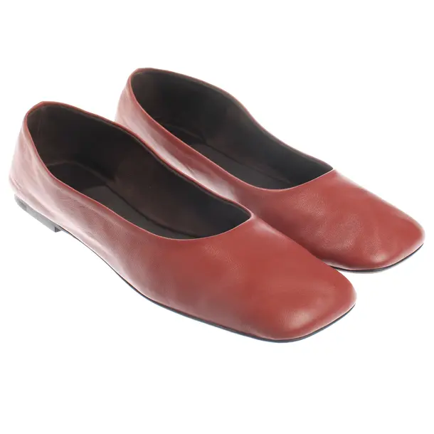 Ballerinas, in Rot, The Row