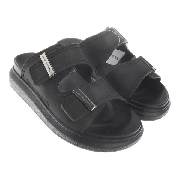 Diapositive, in Nero, Alexander McQueen