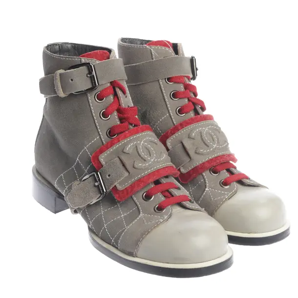 Boots in Grau, , Chanel