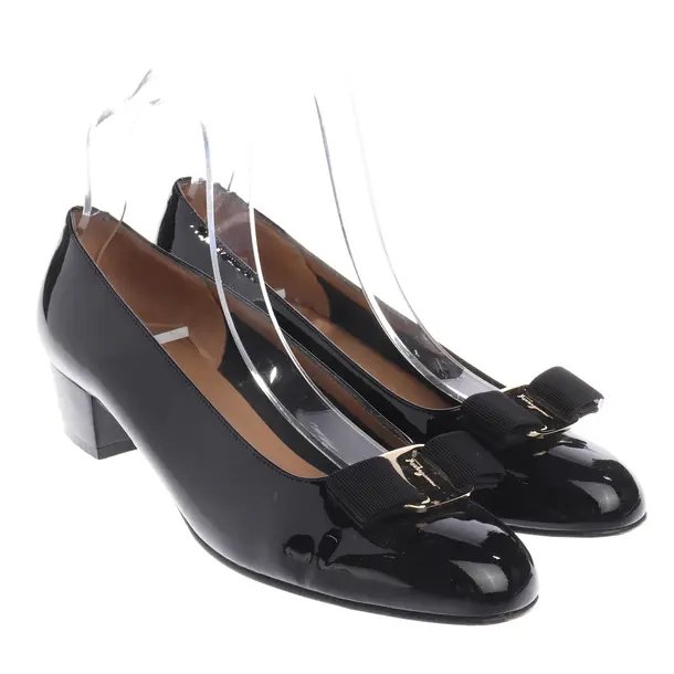 Pumps, in Black, Salvatore Ferragamo