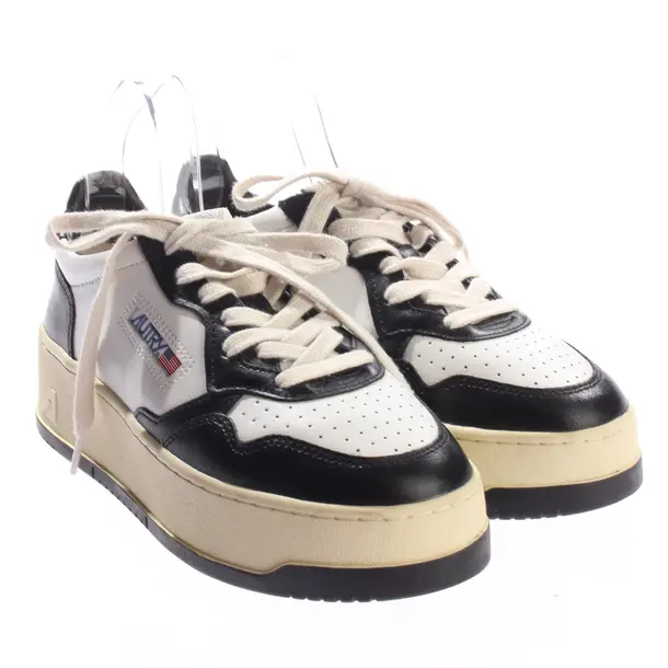 Sneakers, in Black, Autry