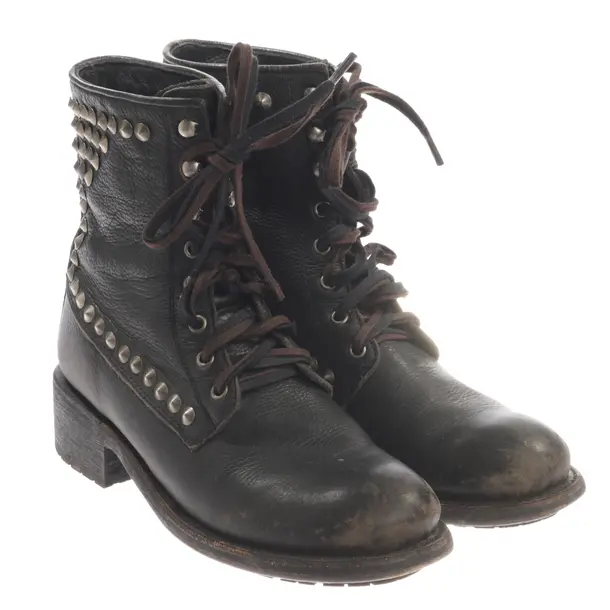 Boots, in Black, Ash