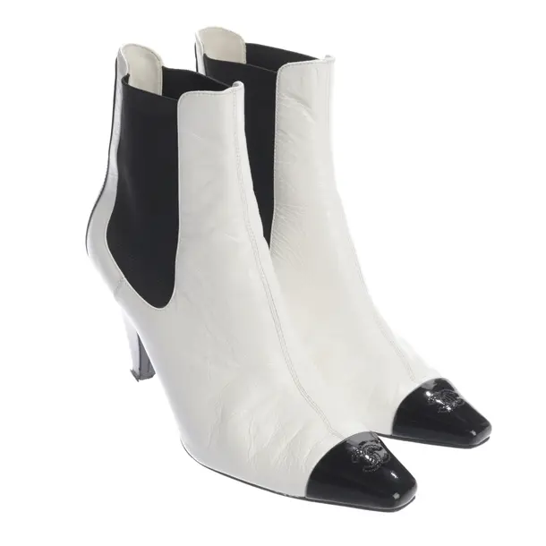 Stiefeletten in Schwarz, , Chanel