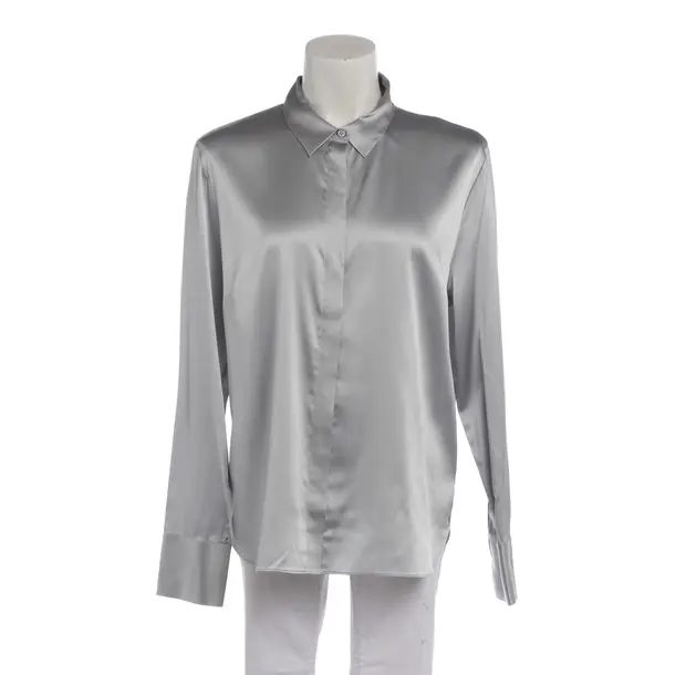 Tunica, in Grigio chiaro, Seta, Una questione di cuore